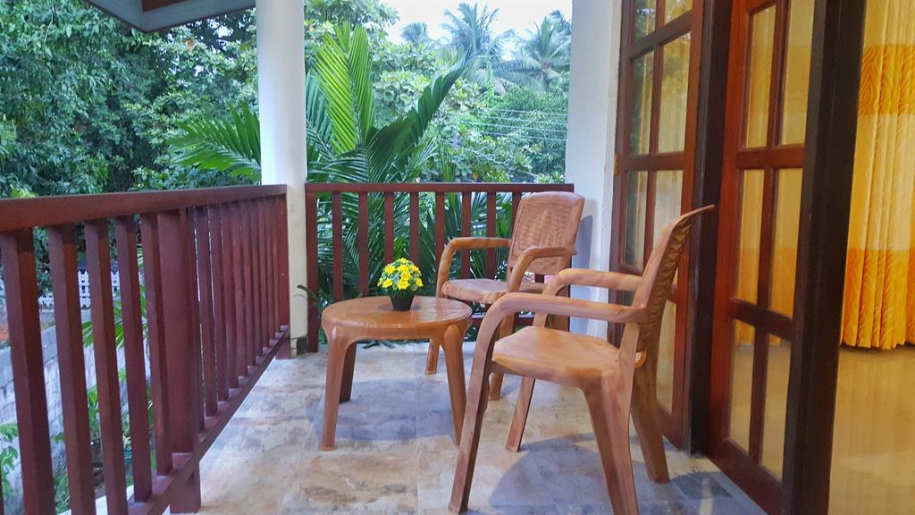 Villa Happy Home Bentota Bagian luar foto